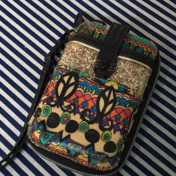 Sakroots Cellphone Wallet - Proceeds Benefit Charity - Picture 2 of 3